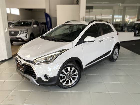 HYUNDAI HB20X 1.6 16V PREMIUM FLEX 4P AUTOMÁTICO HYUNDAI HB20X 1.6 16V PREMIUM FLEX 4P AUTOMÁTICO